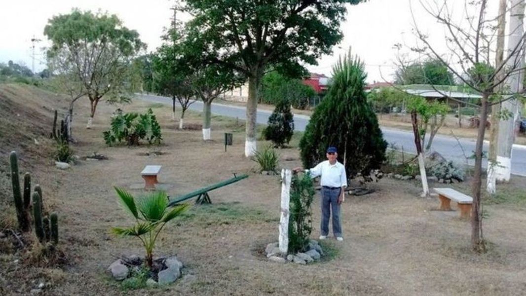 Tiene 83 años y convirtió un basural en una plaza para que jueguen los nenes | Tecnología