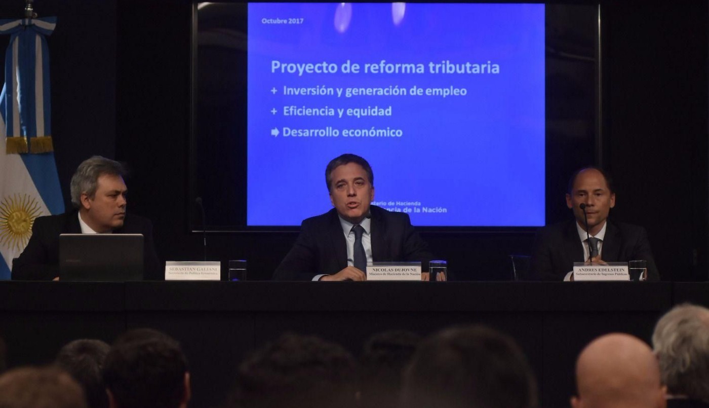 Conferencia: tras la escalada del dólar, Dujovne busca aquietar los temores de una corrida | Información General