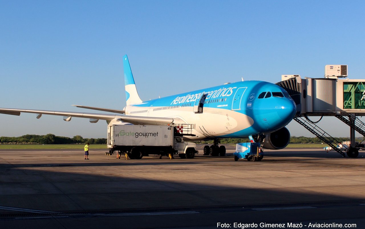 Aerolíneas Argentinas implementará un nuevo cuadro tarifario para competir con las low cost | Información General