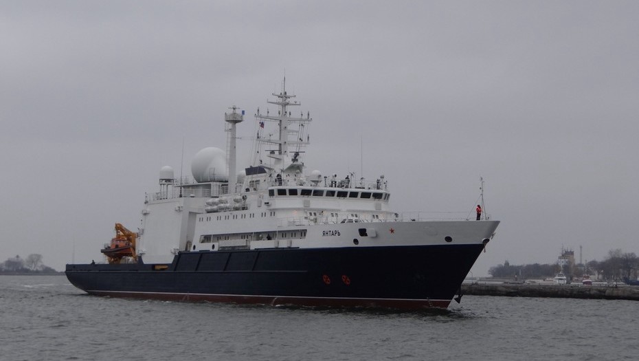 ARA San Juan: llega el buque ruso Yantar, que puede rastrillar a 6 mil metros de profundidad | Información General