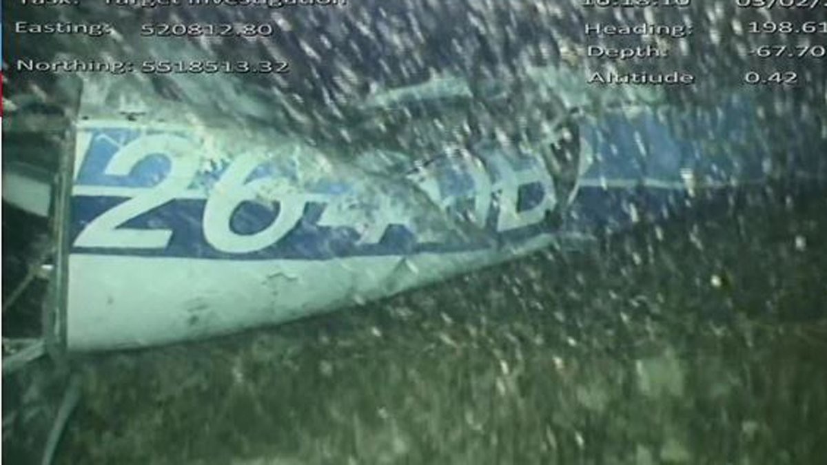 Hallaron un cuerpo entre los restos de la avioneta en la que viajaba Emiliano Sala | Internacionales