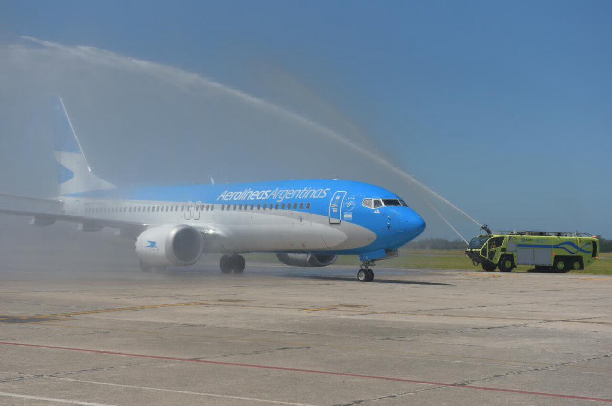 Aerolíneas Argentinas presentó el avión que unirá Rosario con Mar del Plata | Información General