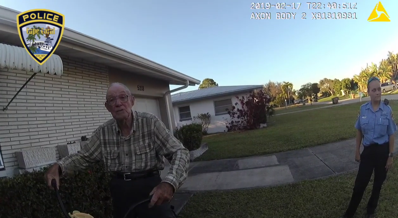 Viral tierno: a un hombre de 80 años le robaron su bicicleta y los policías le compraron una nueva | Tecnología