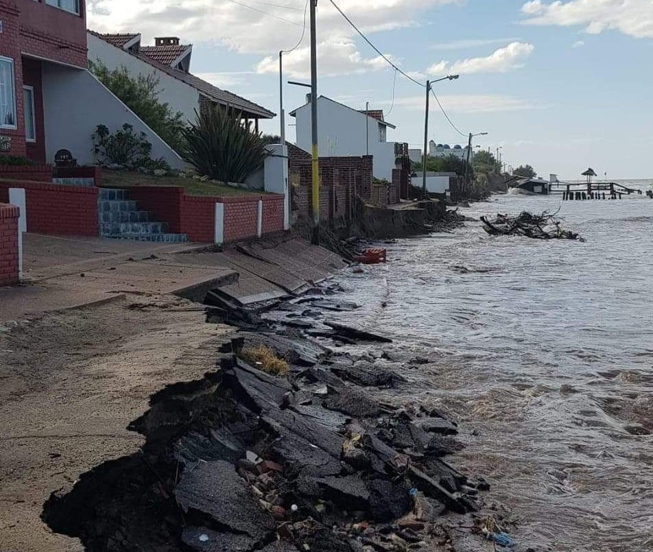 El mar se tragó la costanera de Las Toninas | Información General