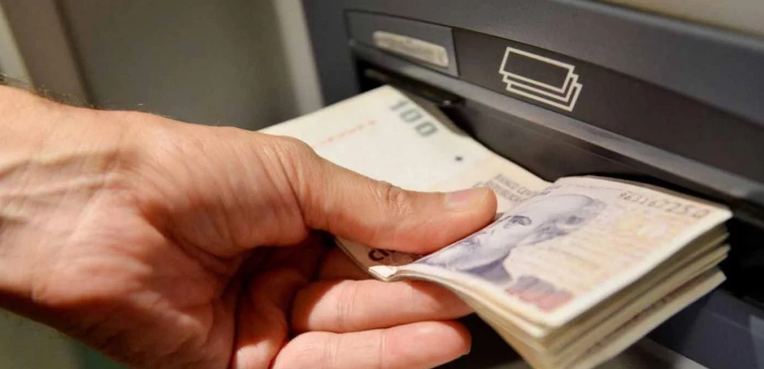 El Gobierno adelanta a marzo el aumento del salario mínimo | Información General