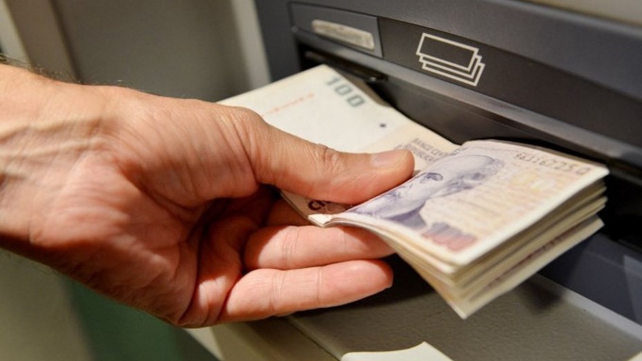 Cinco días sin bancos por el paro y el Carnaval | Información General