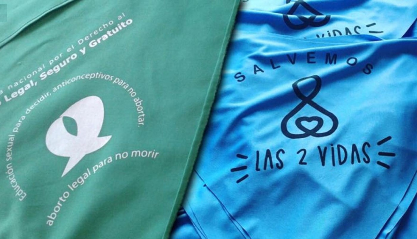 En Mendoza prohíben que alumnos lleven pañuelos verdes y celestes en las aulas | Información General