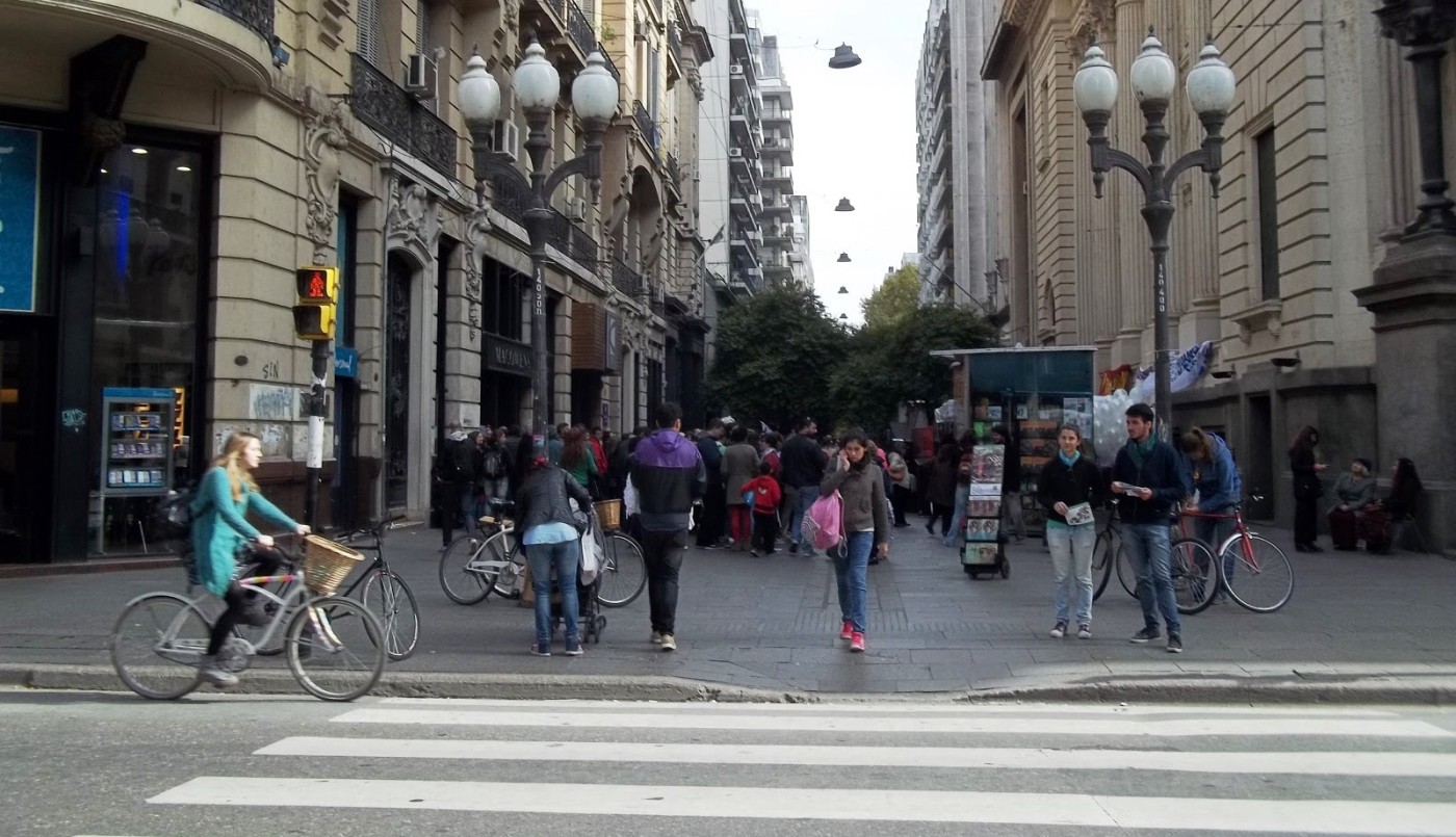 Por el paro de municipales, el control de las peatonales volverá a estar a cargo de la Policía | Información General