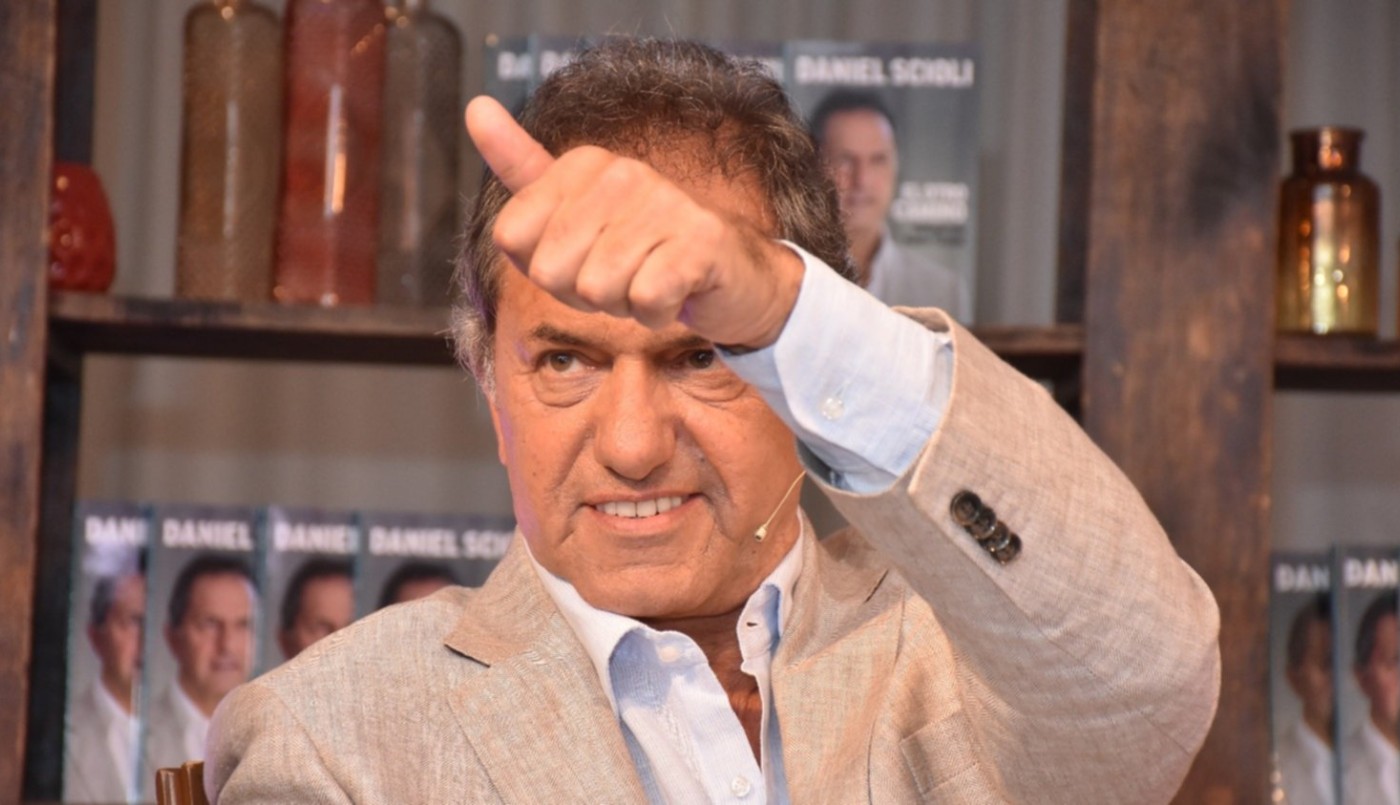 "El Otro Camino": Scioli lanza un libro y su precandidatura presidencial | Información General