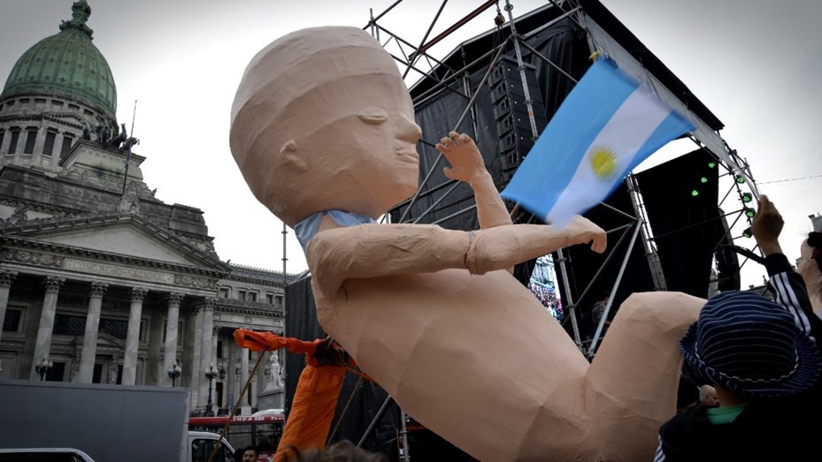 Organizaciones que se oponen al aborto legal realizarán "chupetazo" y "escarpinazo" frente al Senado | Información General