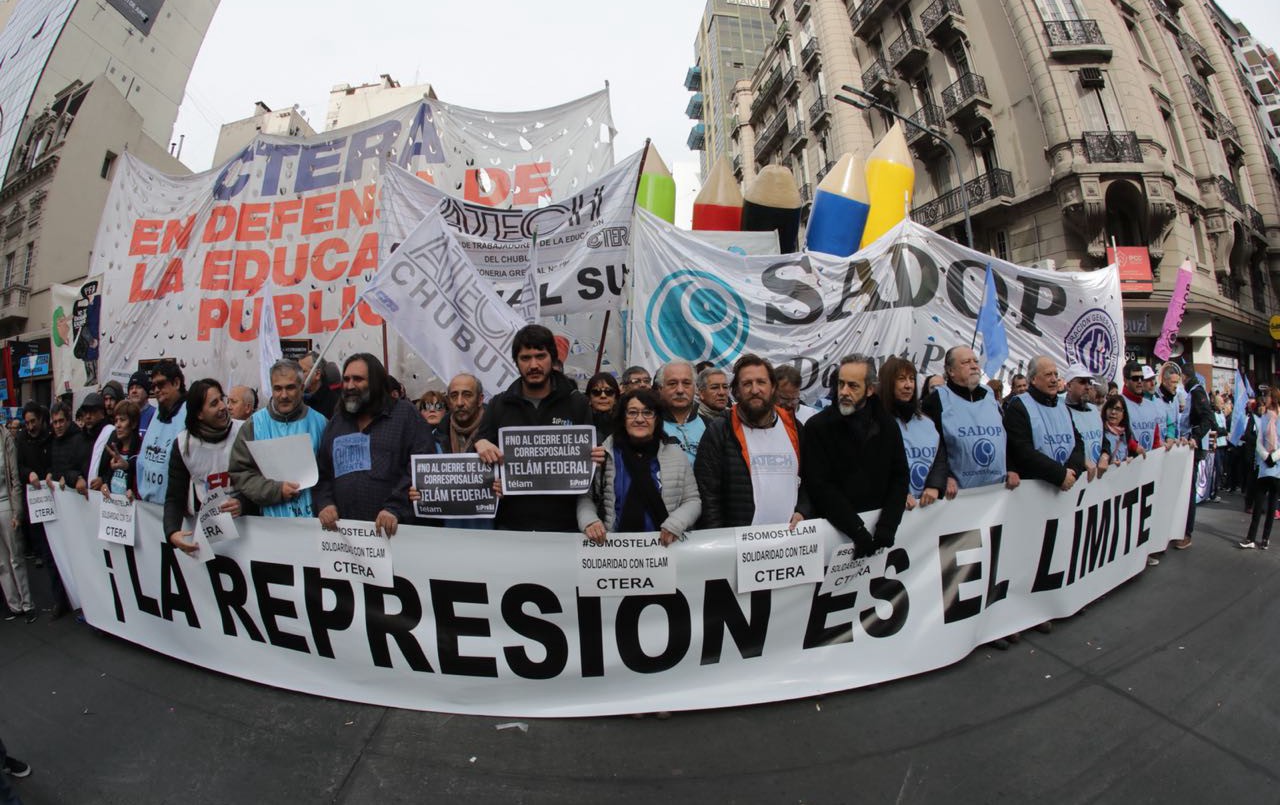 Paro nacional de docentes: concentración contra la represión en Chubut y por aumento salarial | Información General