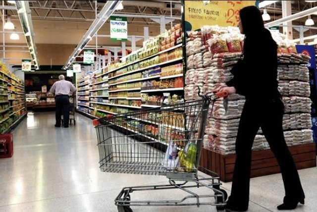 Las medidas: acuerdo de precios por 6 meses, freno de tarifas y beneficios en créditos | Información General