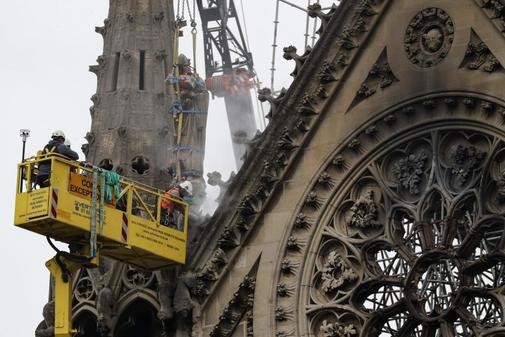 Los obreros que trabajaban en Notre Dame violaron la prohibición de fumar | Internacionales
