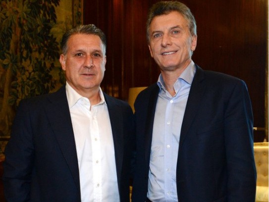 El Presidente recibió a Martino y le deseó éxito a la Selección en la Copa América | Deportes