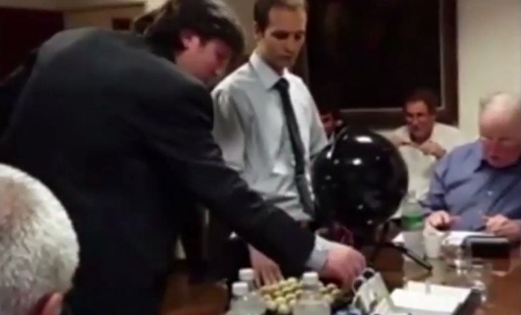 Por las dudas: el vice de Central pidió chequear las bolillas antes del sorteo de árbitros para la Copa Argentina | Deportes