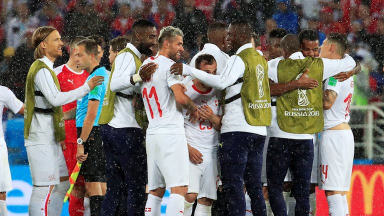 Suiza le dio vuelta el partido a Serbia y mantiene las chances de clasificar | Deportes