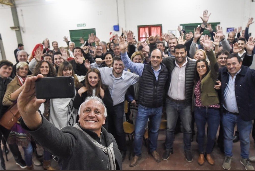 Miguel del Sel volvió a salir en campaña: "Santa Fe podrá votar lo de siempre, el pasado o el futuro" | Información General