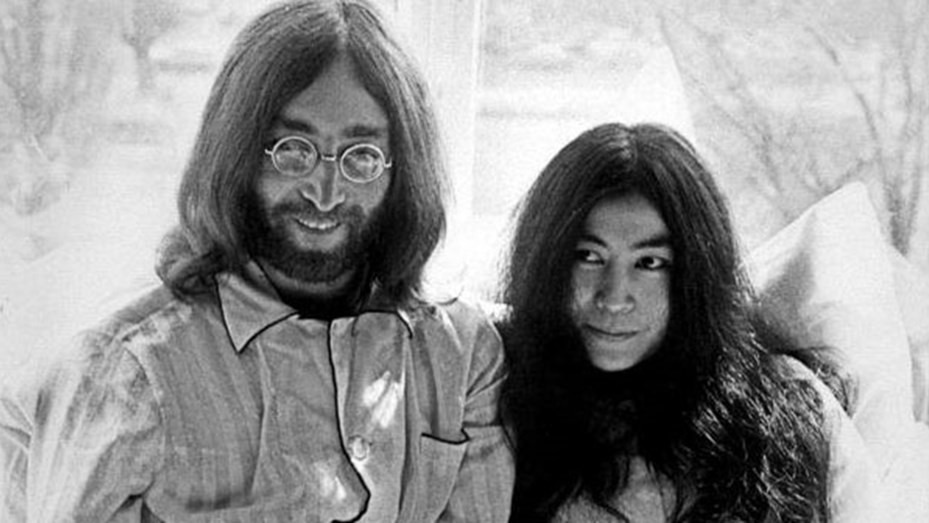Detuvieron a un hombre que intentó vender objetos de John Lennon robados a Yoko Ono | Espectáculos