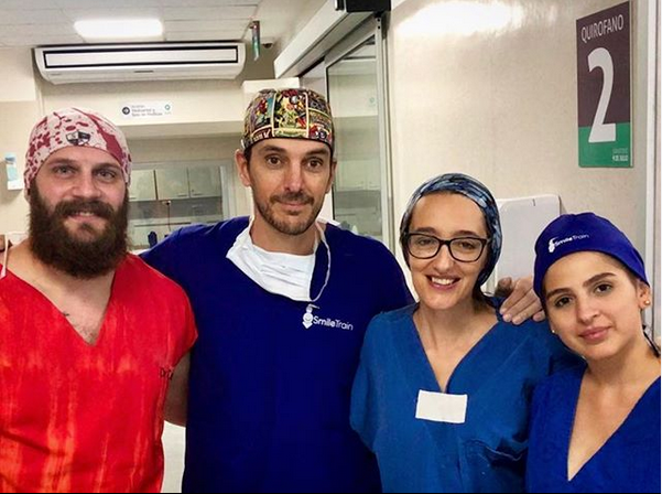 Curar sonrisas: un médico tucumano opera gratis a los niños pobres que sufren de labio leporino | Tecnología