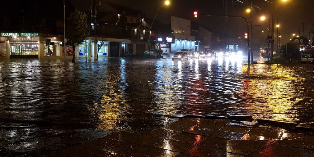 Familias evacuadas y suspensión de clases en Mar del Plata por un temporal | Información General