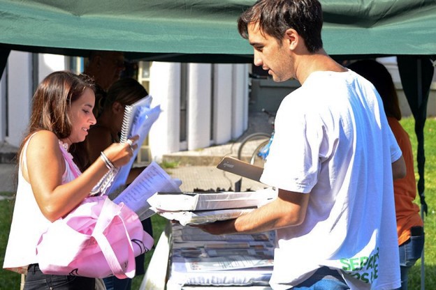 Canjean papeles por productos sustentables en los centros municipales de Distrito | Servicios