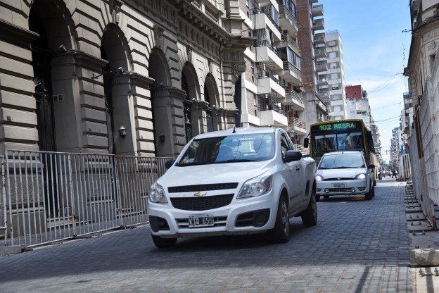 Reabren el tránsito en el entorno de El Círculo y varias líneas de transporte retoman sus recorridos | Servicios