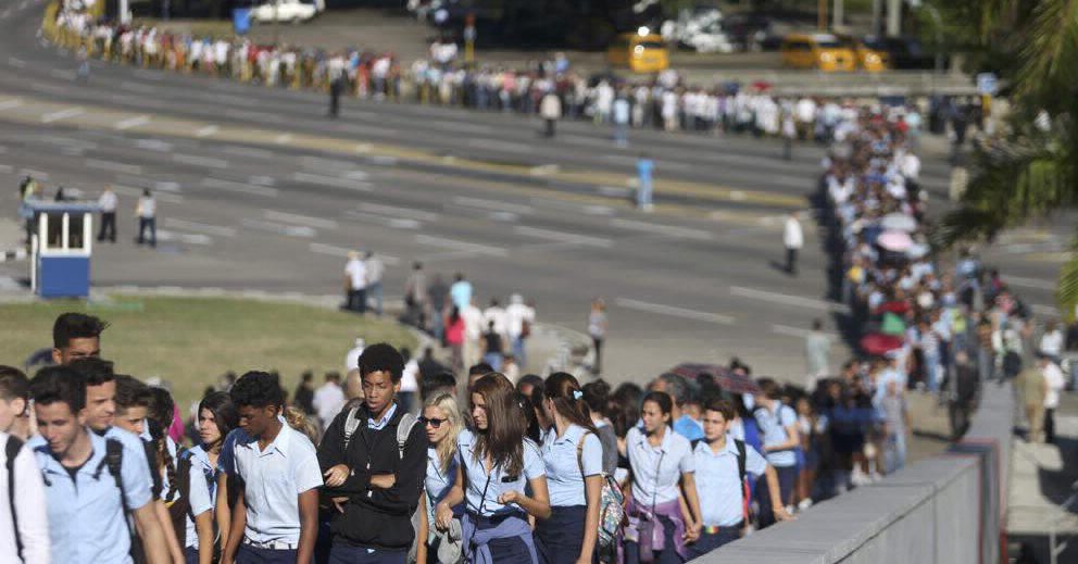 El pueblo cubano despide a Fidel Castro en la Plaza de la Revolución | Internacionales