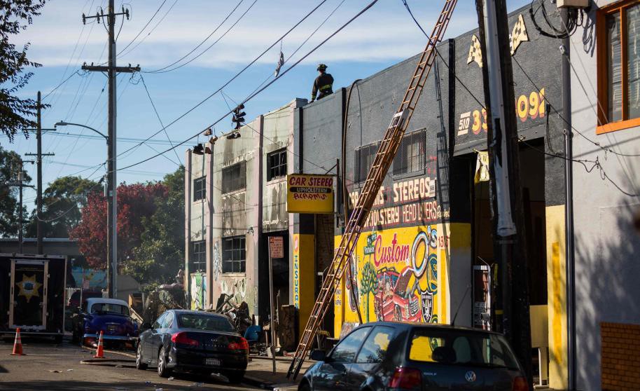 California: Un incendio en una fiesta electrónica dejó el trágico saldo de al menos 30 muertos | Internacionales