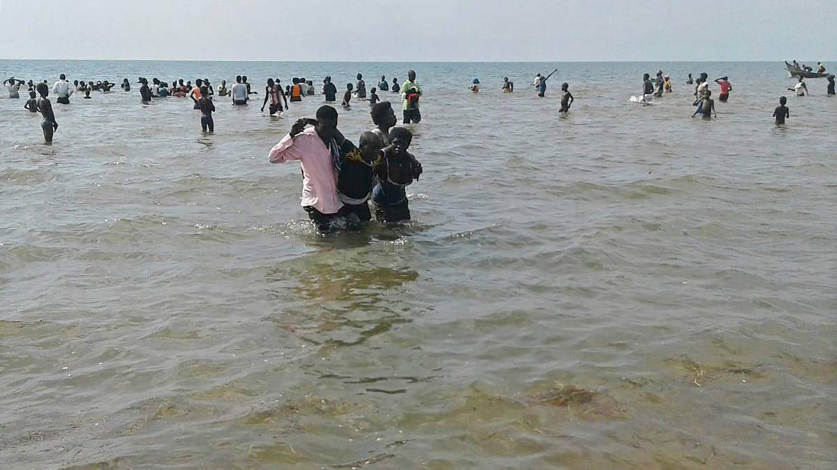 Tragedia en Uganda: al menos 30 muertos en el naufragio de una embarcación que trasladaba a un equipo de fútbol | Internacionales
