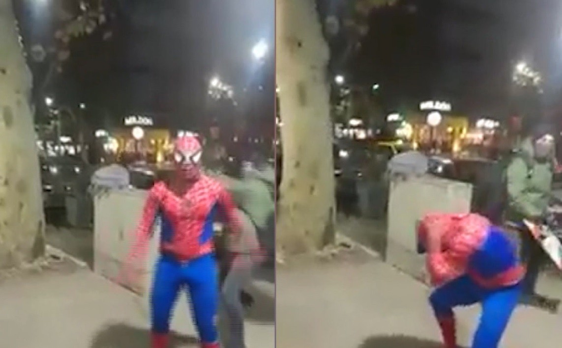 Video: durísimo ataque de un "Spiderman" a otro | Tecnología