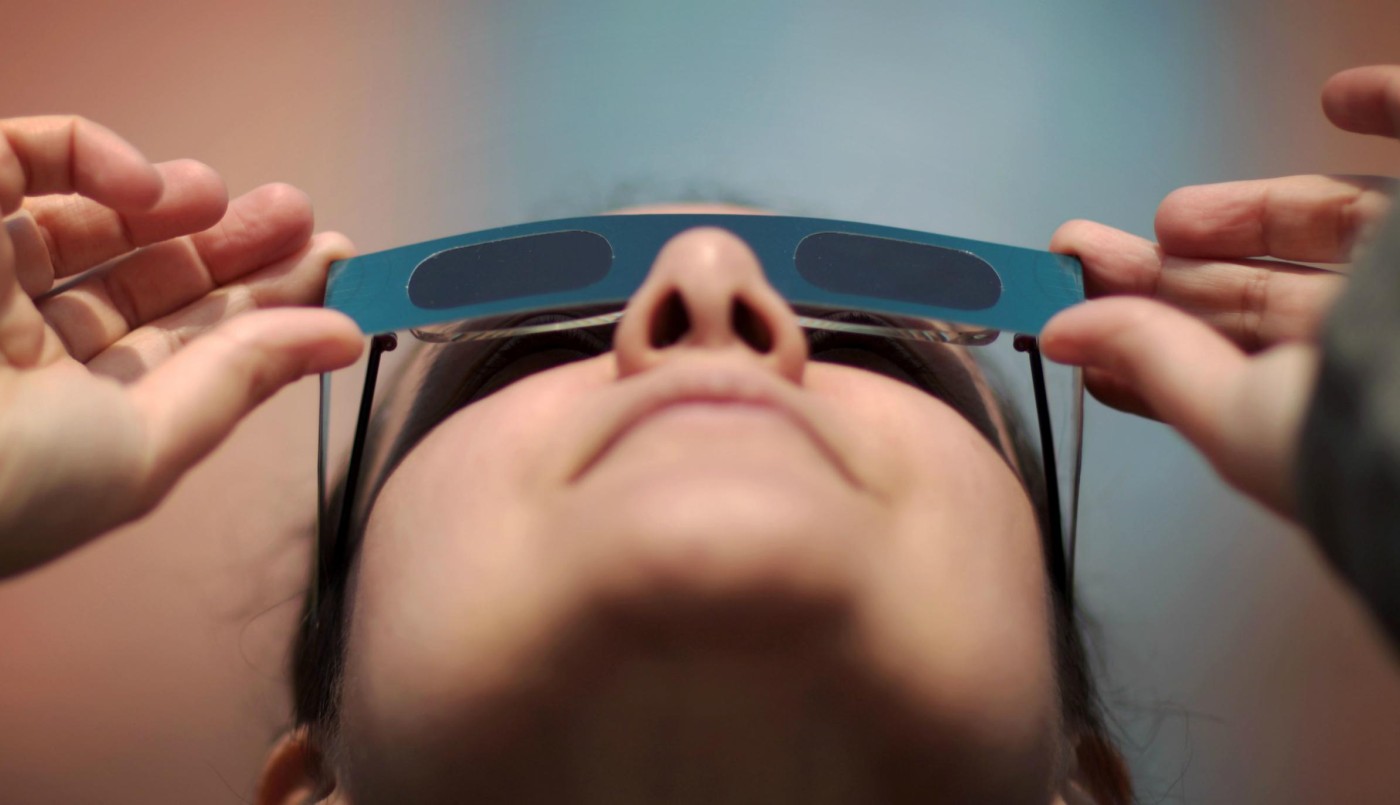 Córdoba: cuatro personas recibieron tratamiento por observar el eclipse solar sin protección | Información General