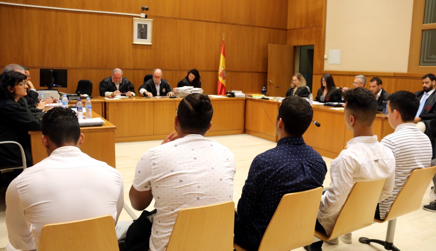 Otra violación en manada a una chica de 14 años genera indignación en España | Internacionales