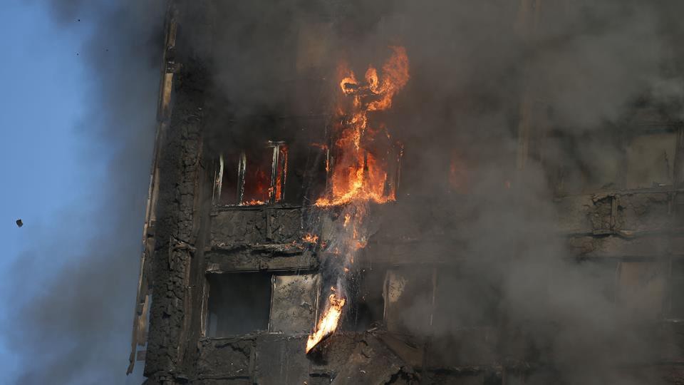 Londres: elevan a 17 los muertos por el incendio de una torre residencial | Internacionales