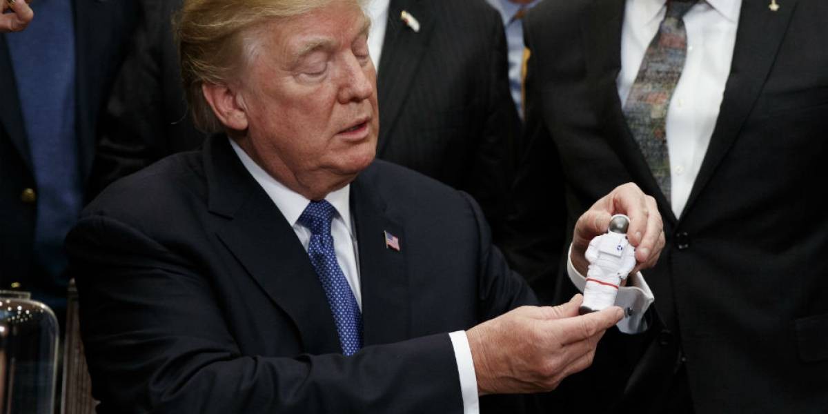 Donald Trump quiere volver a enviar astronautas a la Luna después de 45 años | Internacionales