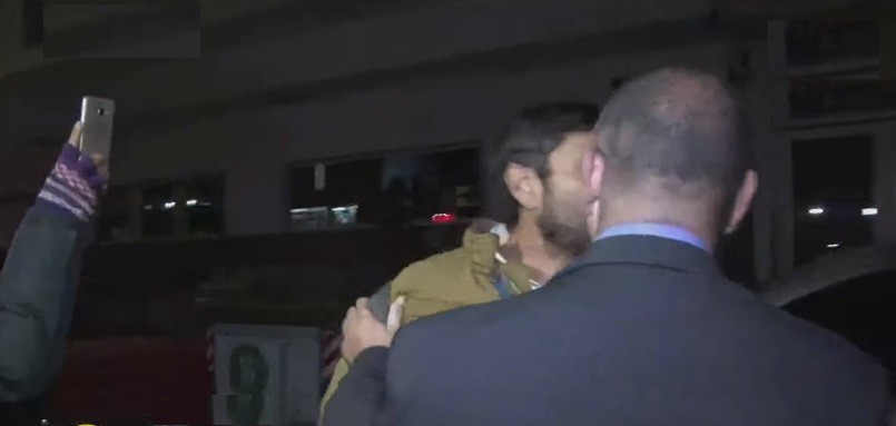 Un hombre burló la seguridad y enfrentó al Presidente con insultos | Información General