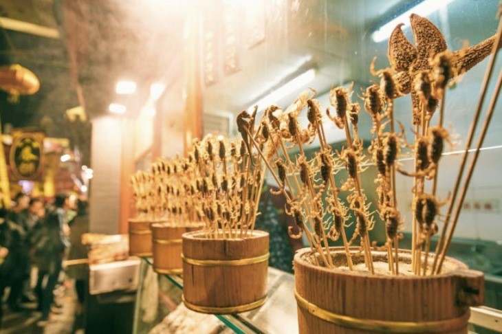 Descubren los beneficios de comer saltamontes, grillos o gusanos de seda | Internacionales