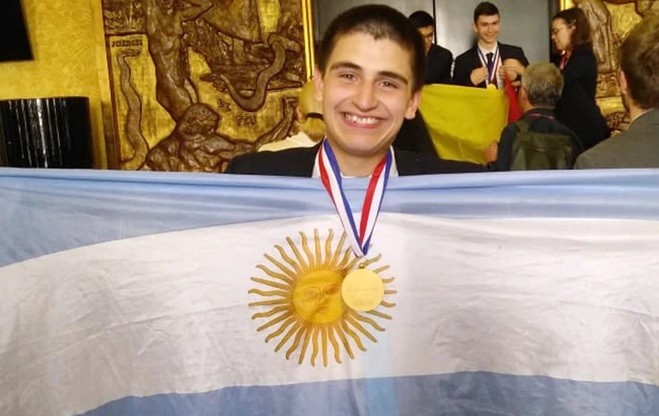 Un joven argentino ganó el oro en las Olimpíadas de Química en París | Información General