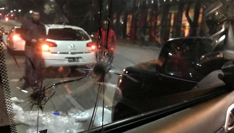 En un confuso episodio, atacaron la camioneta de José Luis Espert | Información General