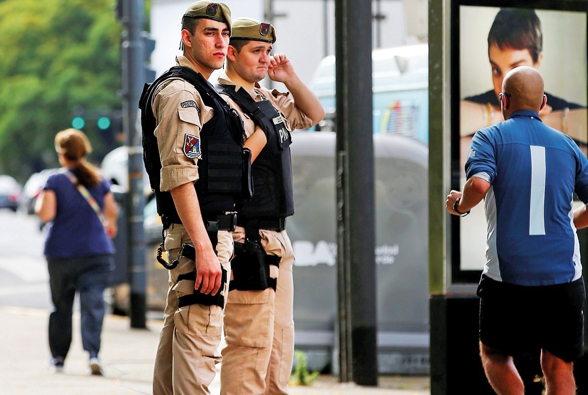 Hackearon datos de la Policía Federal y el twitter de la Prefectura Naval Argentina | Información General