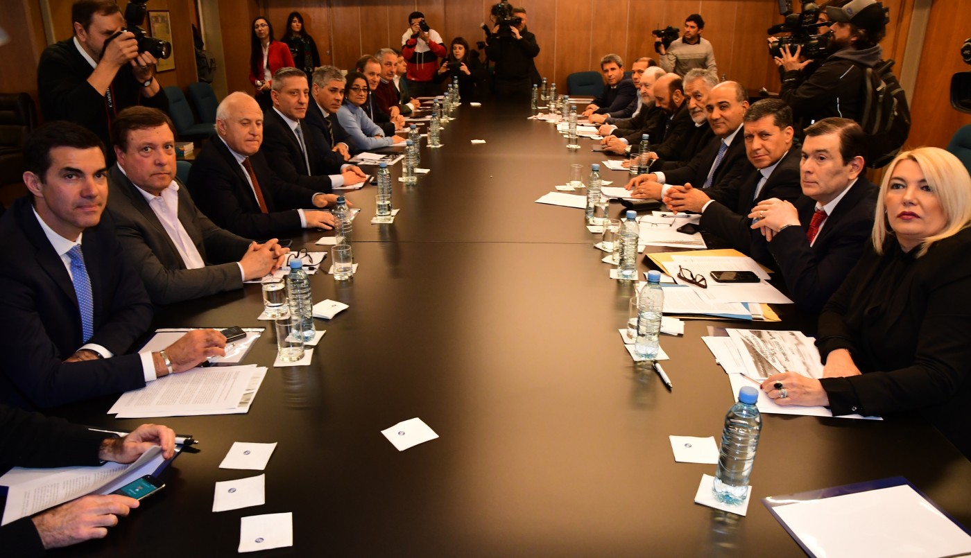 Gobernadores opositores cuestionaron medidas económicas y advierten que perjudican a las provincias | Información General