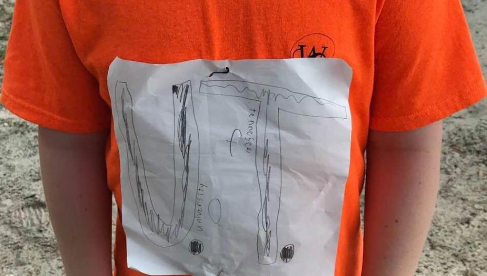 Le hicieron bullying por dibujarse la camiseta de su equipo y ahora el diseño se vuelve oficial | Tecnología