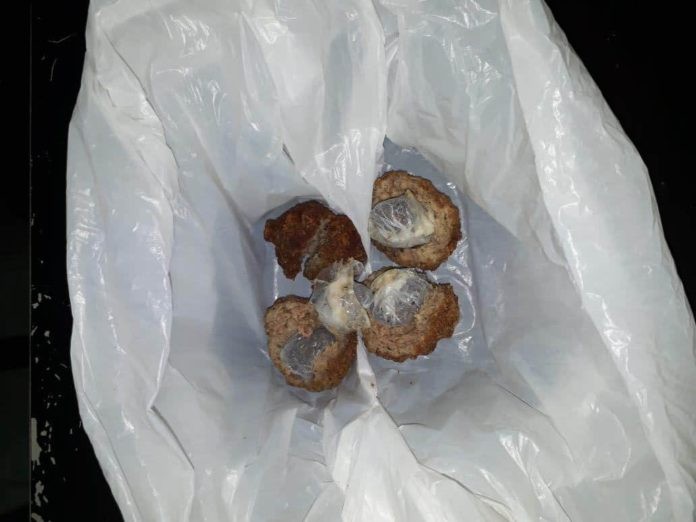 Fue a visitar a su pareja a la cárcel y quedó detenida: llevaba droga oculta en albóndigas | Información General