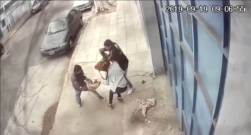 Brutal ataque a una nutricionista: así la golpearon para robarle la cartera cuando iba a trabajar | Información General