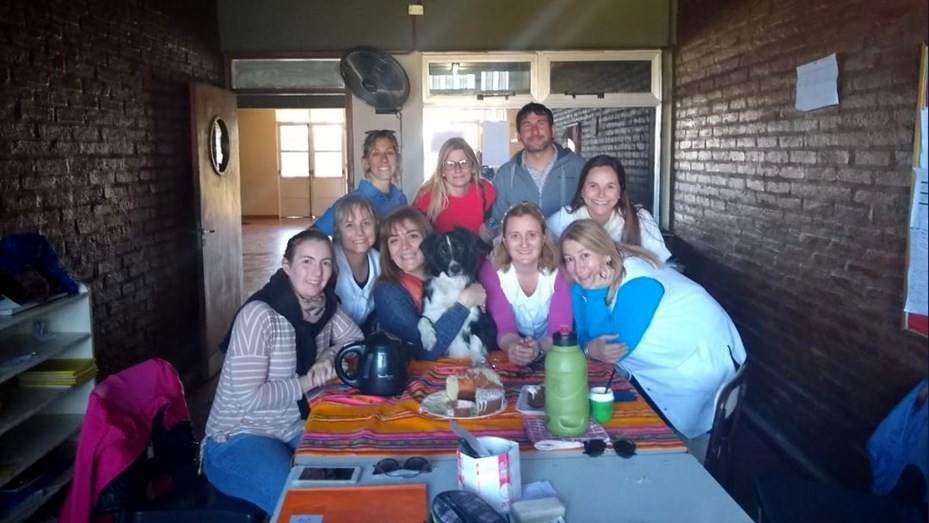 Asistencia perfecta: le hicieron un boletín a una perrita que va todos los días a la escuela | Tecnología