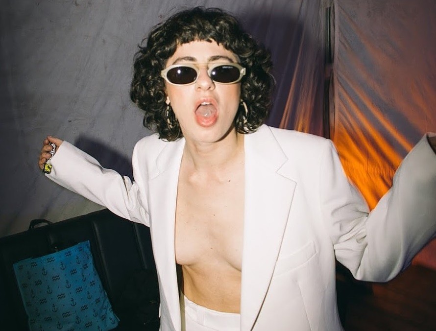 Marilina Bertoldi: festival de rock, pechos al aire, censura y polémica | Espectáculos