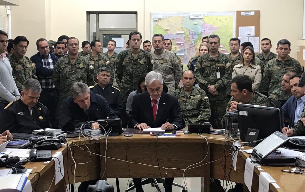 "Estamos en guerra contra un enemigo poderoso", dijo el Presidente de Chile tras otra jornada violenta | Internacionales