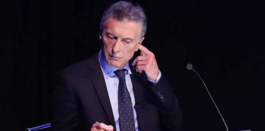 Es falso que Macri tenía un auricular durante el debate presidencial | Información General