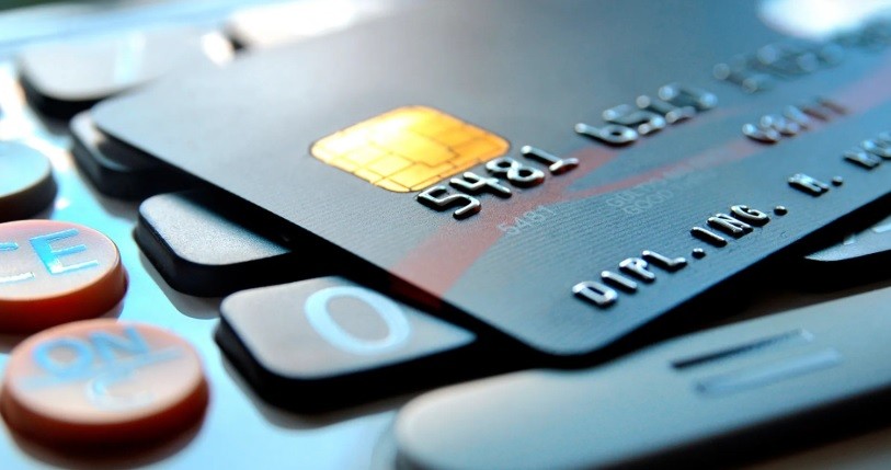 Por la crisis, un millón de tarjetas de crédito dejaron de operar | Información General