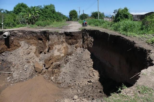 Las fuertes lluvias provocaron un cráter gigante en el sur de Tucumán | Información General