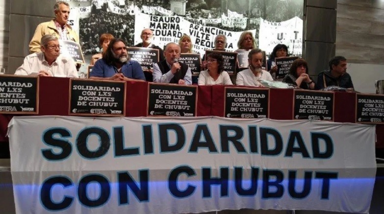 CTERA convocó a un paro nacional para este viernes tras los incidentes en Chubut | Información General